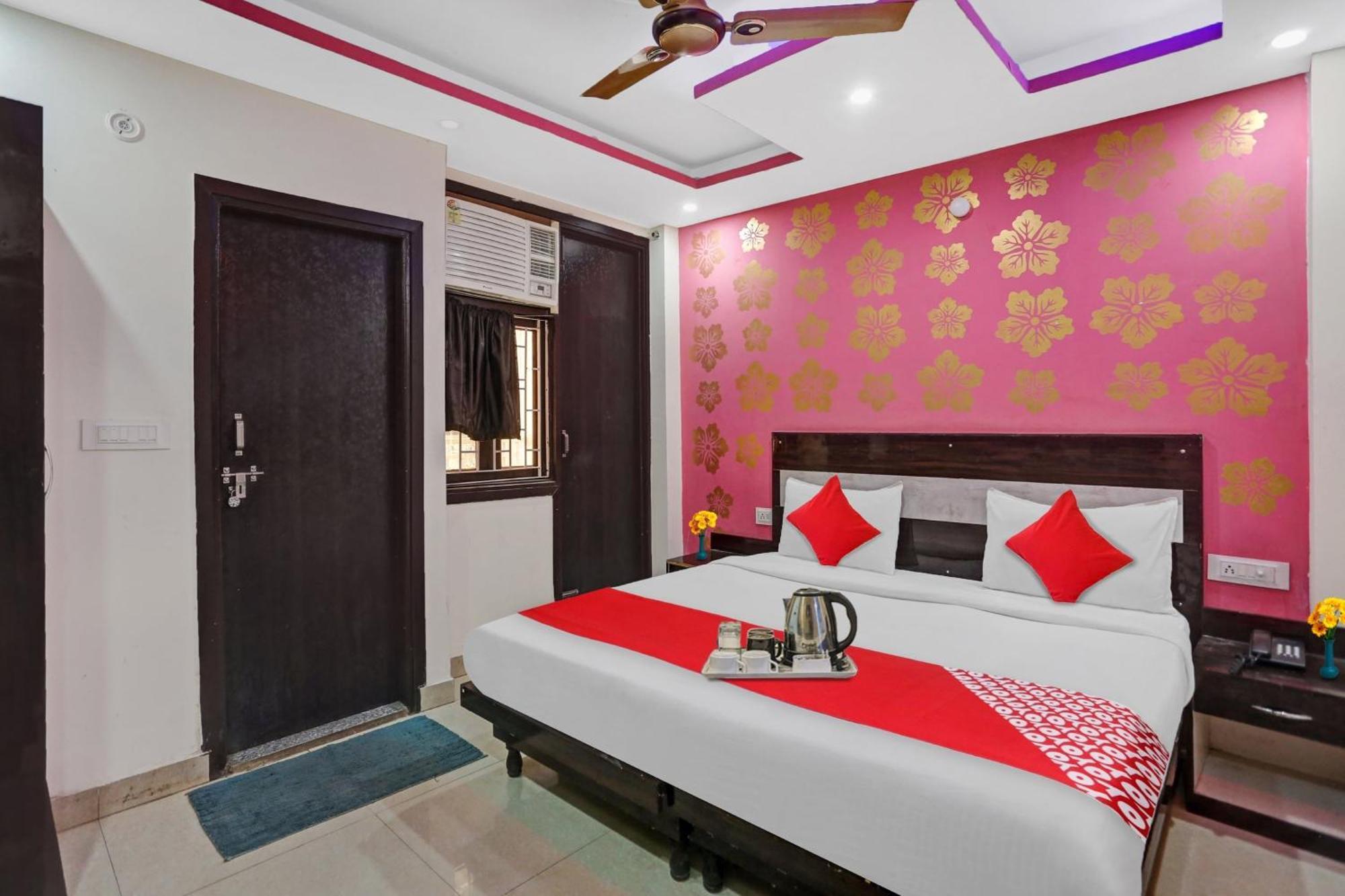 Hotel O Hotel Blue Orchid Нью-Дели Экстерьер фото